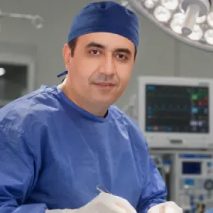 دکتر اکبر اعتمادی جراح بینی در تهران